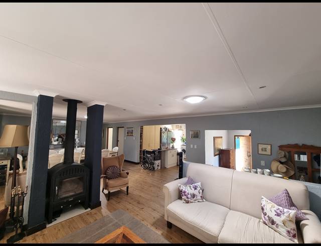 3 BEDROOM CLUSTER RENTED IN DOUGLASDALE